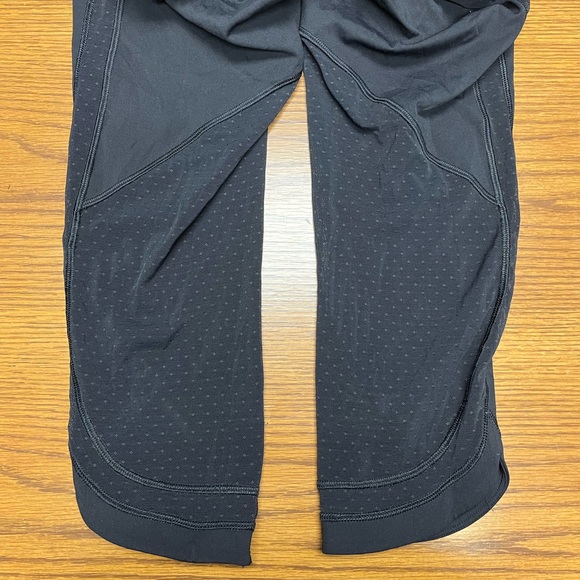 Lululemon Revitalize Crop - Picture 5 of 7